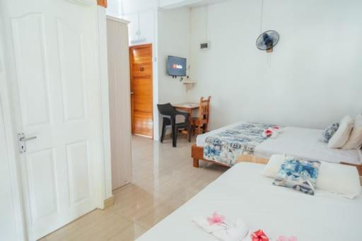 Coastal Lodge Πορτ Ματουρέν Εξωτερικό φωτογραφία